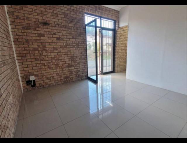 BUSINESS PROPERTY TO RENT IN VERULAM CENTRAL
